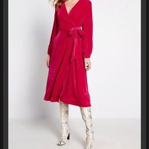 Emily and Fin - size Medium - Fuchsia Velvet Wrap Dress